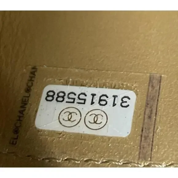 Chanel Pearl Crush Vanity Case With #242860C26B - Picture 8 of 8